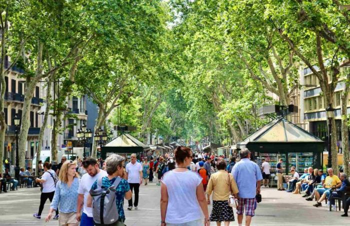 Las ramblas es un bulevar muy famoso en madrid.